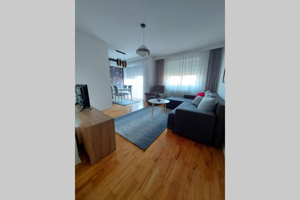 Apartment 13C Приштина Екстер'єр фото